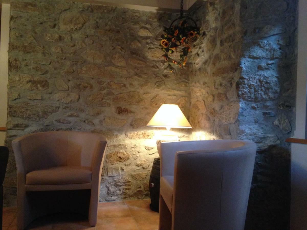 Casa de Férias Maison De Caractere En Pierre Cal Blanic